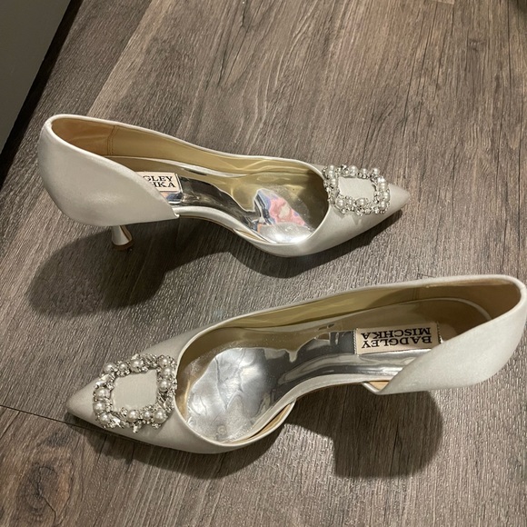 Badgley Mischka heels. Size 7.5 super comfortable. Used only once - Picture 8 of 11